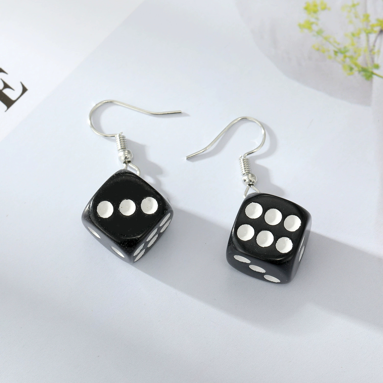 Creative White Black Dice Resi - Party Games Gamecube 리뷰 및 가격
